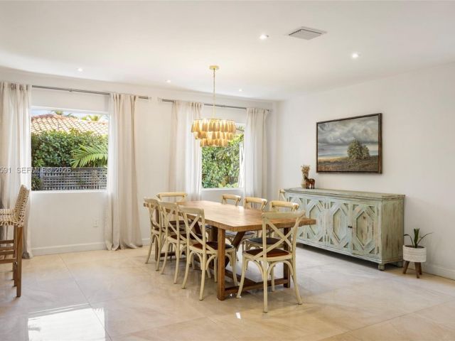 Продажа дома по адресу 1101 Coral Way - фото 7535488