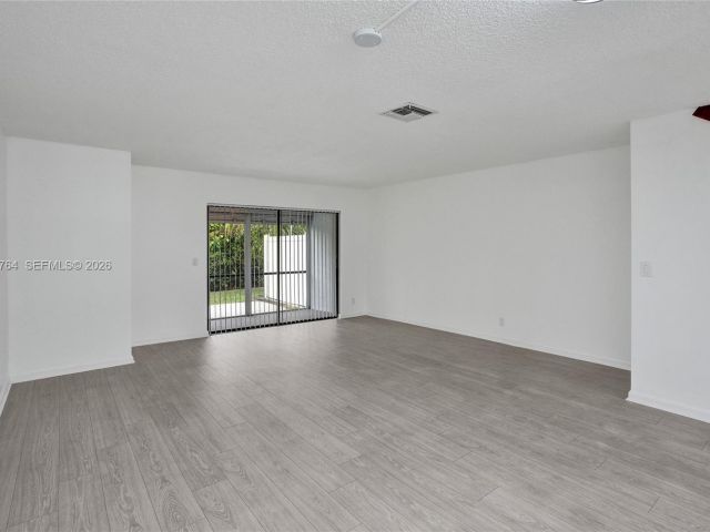 Дом в аренду по адресу 2641 W Gately Dr W 1002 - фото 7451285