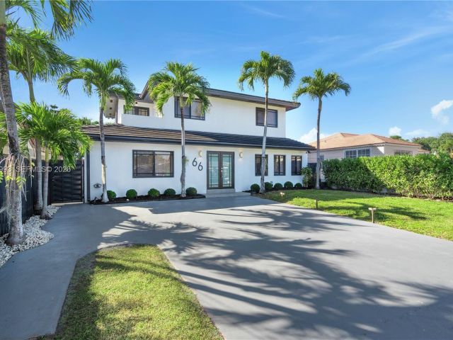 Продажа дома по адресу 66 NW 73rd Place - фото 7514899