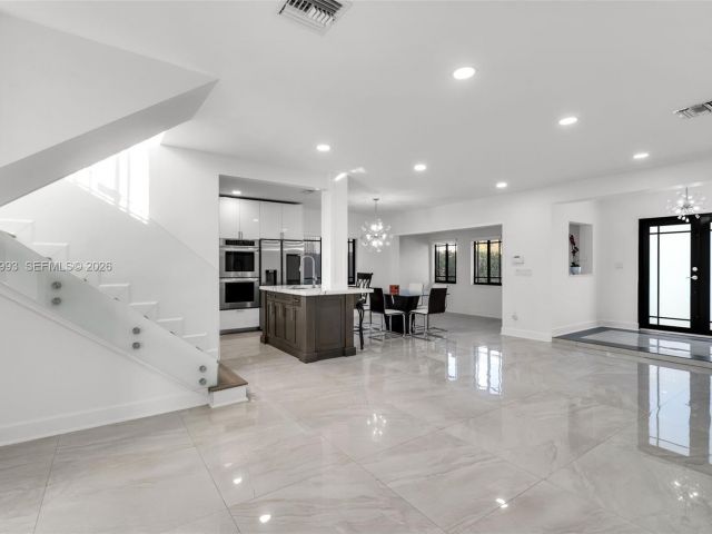 Продажа дома по адресу 66 NW 73rd Place - фото 7514903