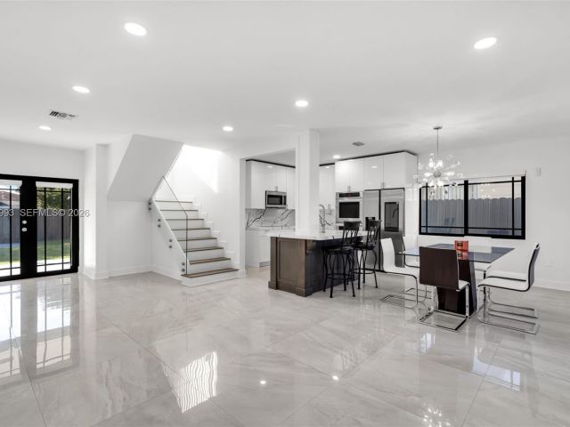 Продажа дома по адресу 66 NW 73rd Place - фото 7514904