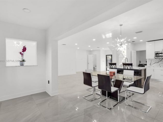 Продажа дома по адресу 66 NW 73rd Place - фото 7514909