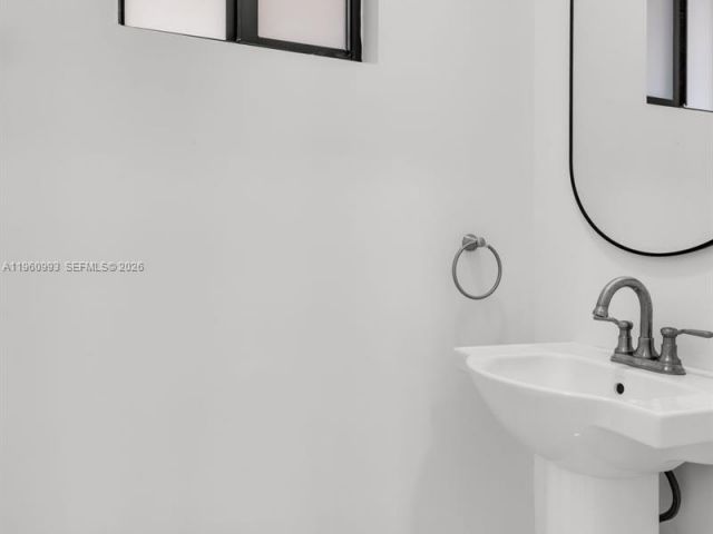 Продажа дома по адресу 66 NW 73rd Place - фото 7514910