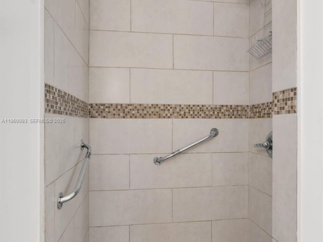 Продажа дома по адресу 66 NW 73rd Place - фото 7514917