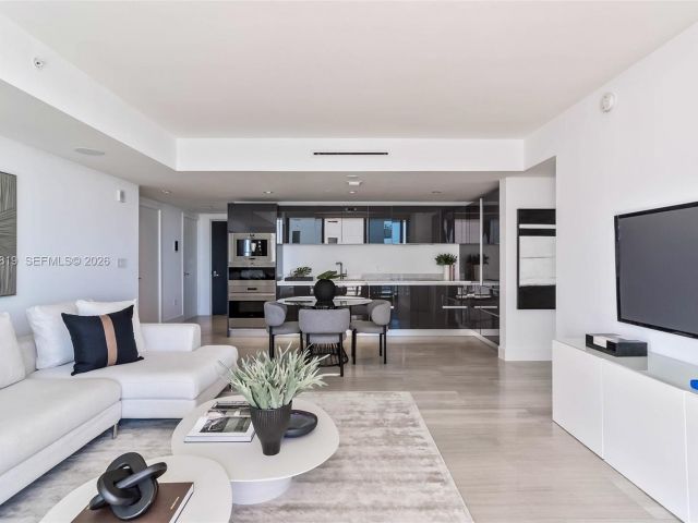 Продажа квартиры #1602 - фото 7395402