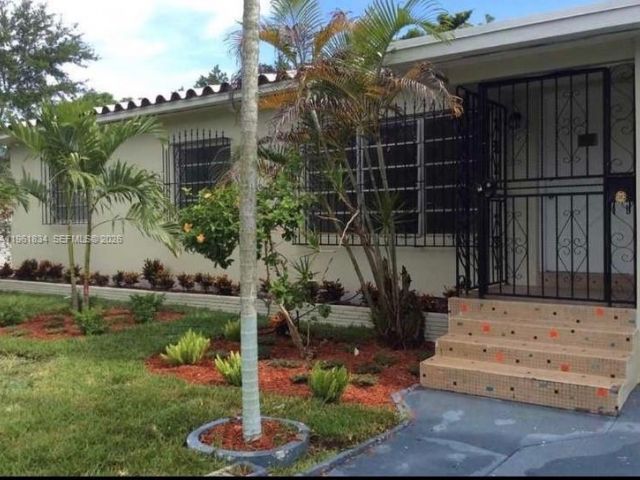 Дом в аренду по адресу 730 NE 139 ST - фото 7500514