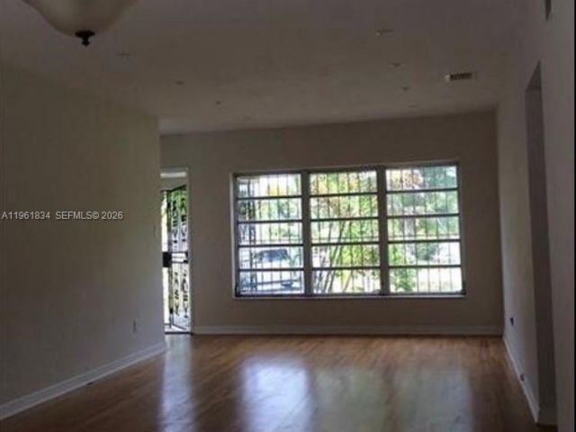 Дом в аренду по адресу 730 NE 139 ST - фото 7500518