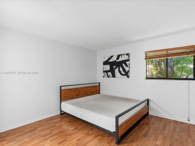 Дом в аренду по адресу 5020 SW 40th Ave 5020 - фото 7482908