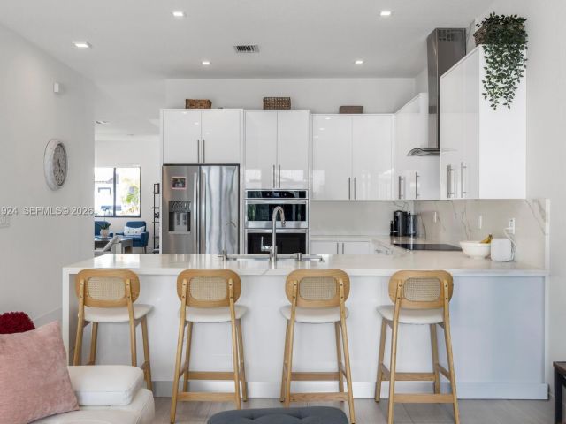 Продажа дома по адресу 14468 SW 16th St - фото 7509050