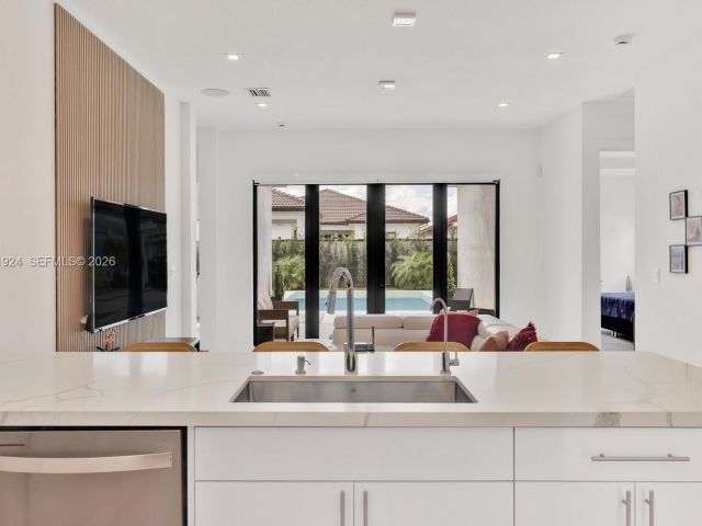 Продажа дома по адресу 14468 SW 16th St - фото 7509055