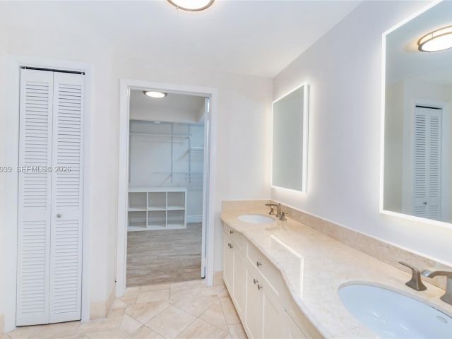 Дом в аренду по адресу 310 Harbor Ct - фото 7389971