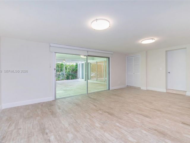 Дом в аренду по адресу 310 Harbor Ct - фото 7389975