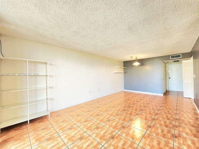 Продажа квартиры #714 - фото 7495403