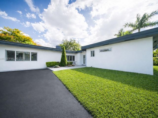 Продажа дома по адресу 241 SW 129th Ave - фото 7428165