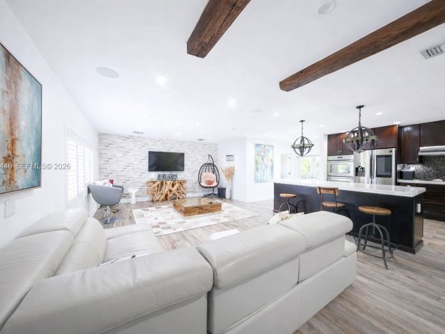 Продажа дома по адресу 241 SW 129th Ave - фото 7428168