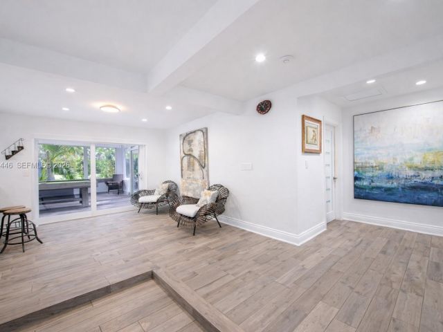 Продажа дома по адресу 241 SW 129th Ave - фото 7428169