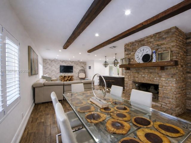 Продажа дома по адресу 241 SW 129th Ave - фото 7428173