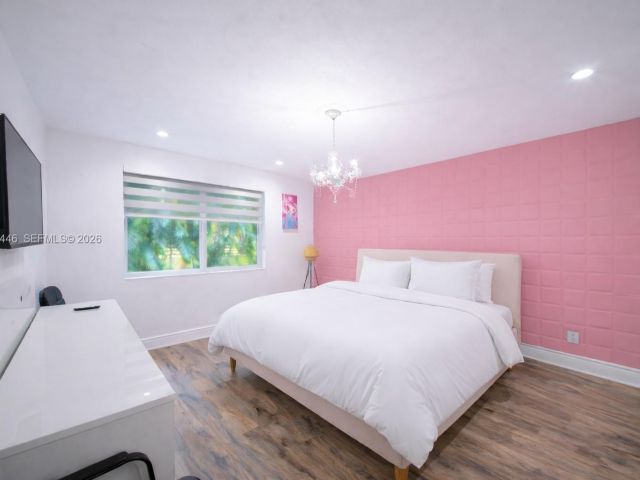 Продажа дома по адресу 241 SW 129th Ave - фото 7428178