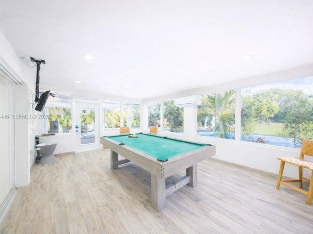 Продажа дома по адресу 241 SW 129th Ave - фото 7428180