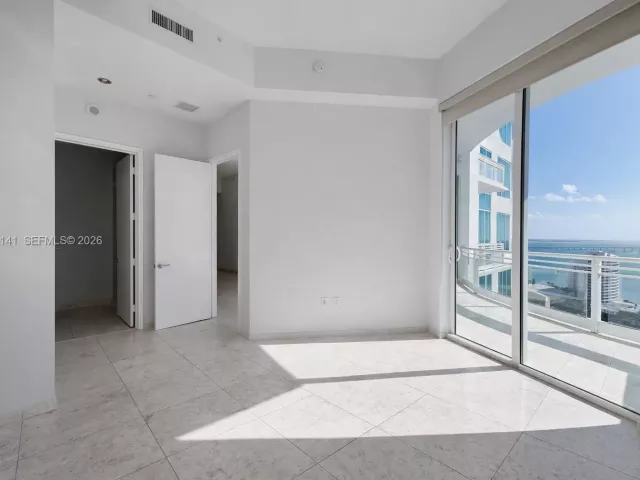 Продажа квартиры #2405 - фото 7395945