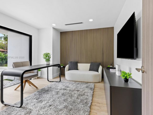 Продажа дома по адресу 85 W Shore Dr W - фото 7445256