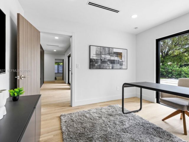 Продажа дома по адресу 85 W Shore Dr W - фото 7445257