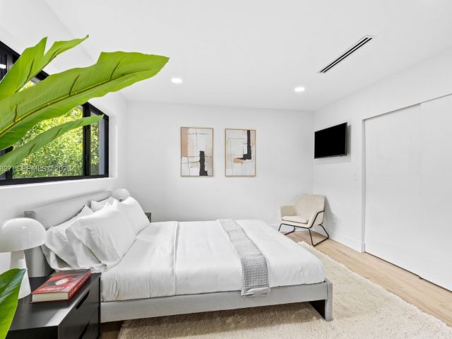 Продажа дома по адресу 85 W Shore Dr W - фото 7445262