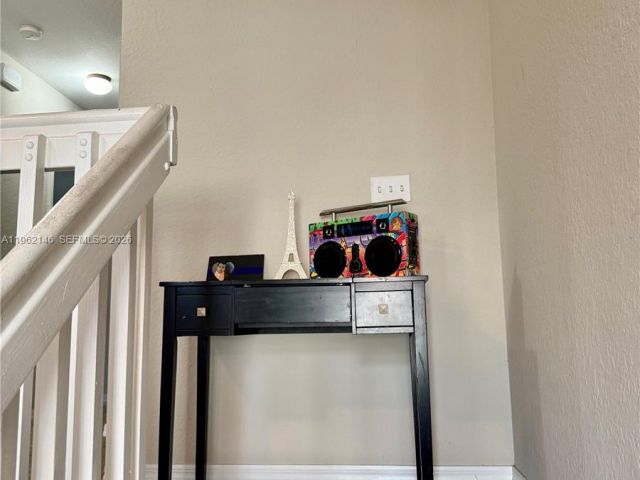 Дом в аренду по адресу 16811 NW 14th Ave 16811 - фото 7480233