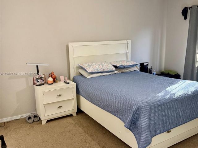 Дом в аренду по адресу 16811 NW 14th Ave 16811 - фото 7480239