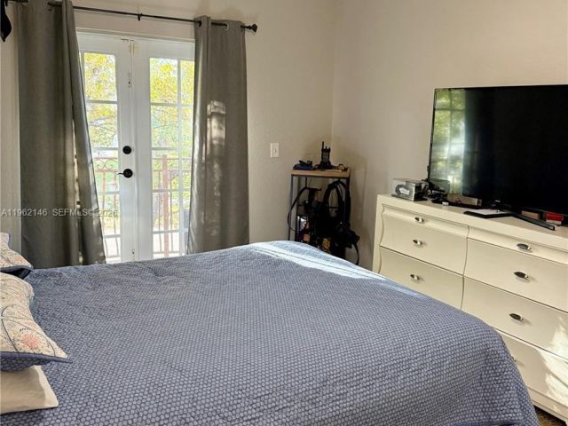 Дом в аренду по адресу 16811 NW 14th Ave 16811 - фото 7480240