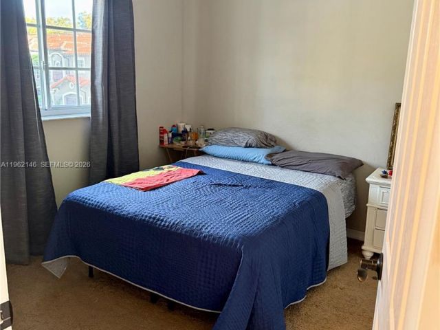 Дом в аренду по адресу 16811 NW 14th Ave 16811 - фото 7480242