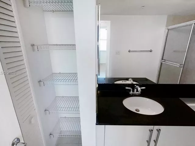 Продажа квартиры #2408 - фото 7396474