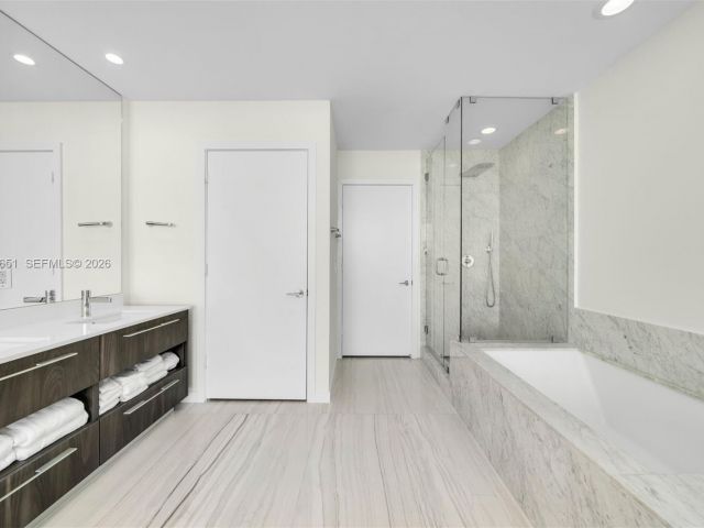 Продажа квартиры #3401 - фото 7404764