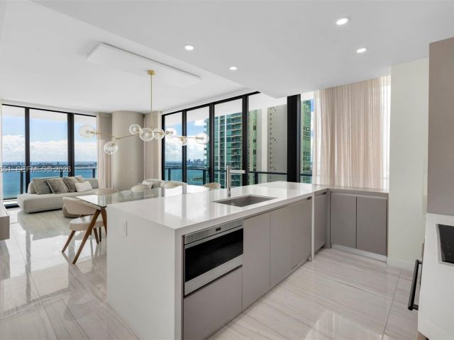 Продажа квартиры #3401 - фото 7404767