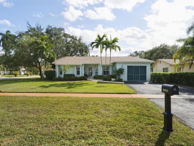 Продажа дома по адресу 10308 Greenbriar Ct - фото 7453467