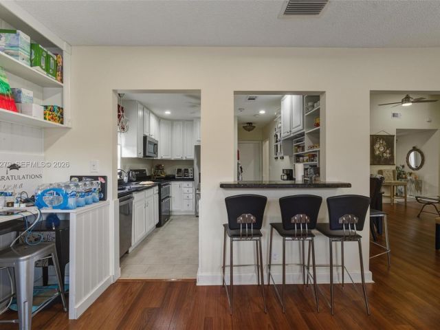 Продажа дома по адресу 10308 Greenbriar Ct - фото 7453479