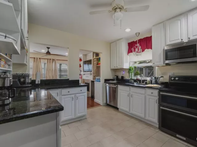 Продажа дома по адресу 10308 Greenbriar Ct - фото 7453477