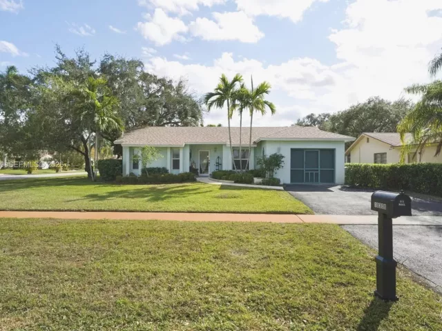 Продажа дома по адресу 10308 Greenbriar Ct - фото 7453467