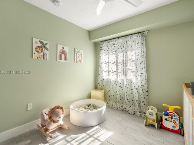 Продажа дома по адресу 2991 NE 185th St 1706 - фото 7393443