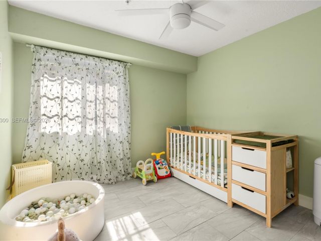 Продажа дома по адресу 2991 NE 185th St 1706 - фото 7393444