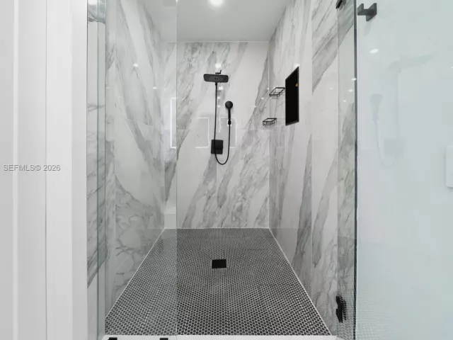 Продажа дома по адресу 325 SW 16th St A - фото 7425977