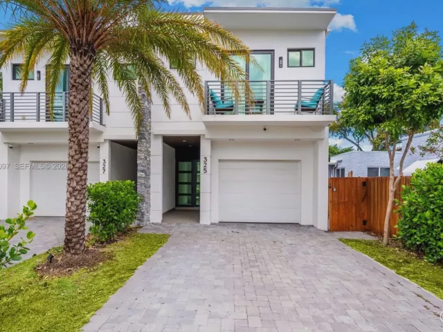 Продажа дома по адресу 325 SW 16th St A - фото 7425995