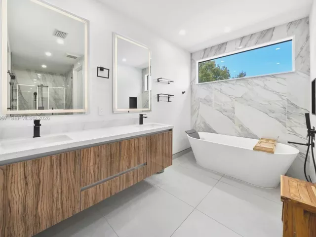 Продажа дома по адресу 325 SW 16th St A - фото 7425979