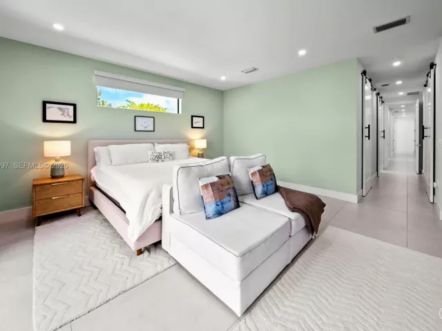 Продажа дома по адресу 325 SW 16th St A - фото 7425983