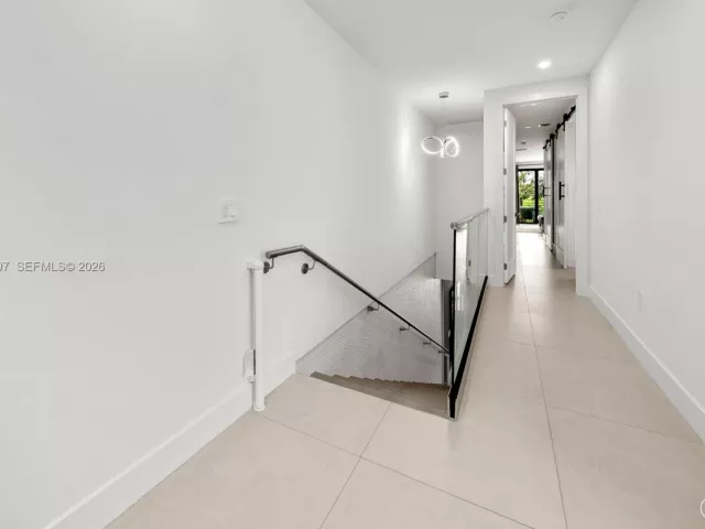 Продажа дома по адресу 325 SW 16th St A - фото 7425984
