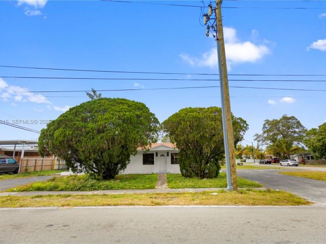 Дом в аренду по адресу 6200 Fletcher St - фото 7474619