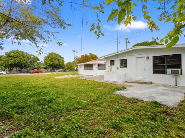Дом в аренду по адресу 6200 Fletcher St - фото 7474622