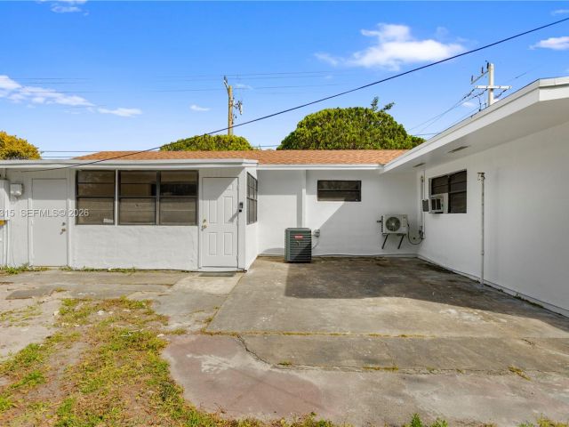 Дом в аренду по адресу 6200 Fletcher St - фото 7474625