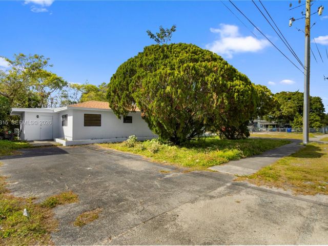 Дом в аренду по адресу 6200 Fletcher St - фото 7474626