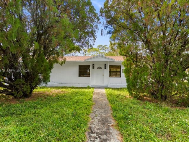 Дом в аренду по адресу 6200 Fletcher St - фото 7474627